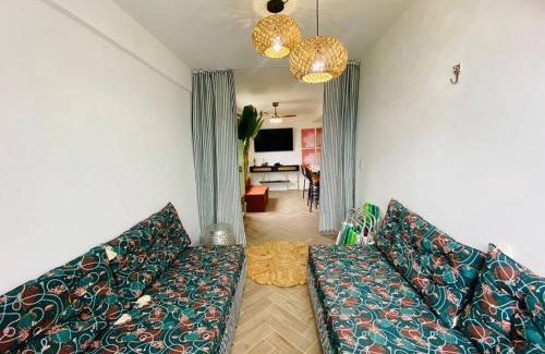 Matinhos Apartment | Apartamento Caiobá vista mar, 50m praia, garagem