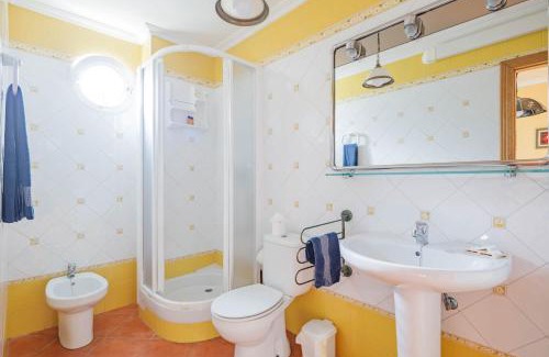 Bueu Apartment | Apartamento con jardin en un chale