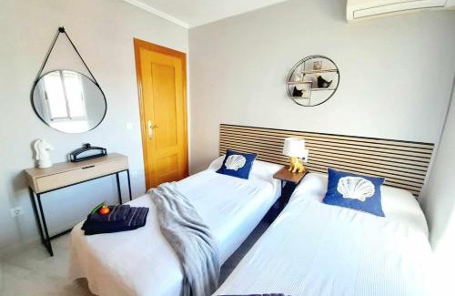 Grao de Gandia Apartment | Apartamento de Pescado Azul Gandia playa con piscina ascensor y vistas al mar