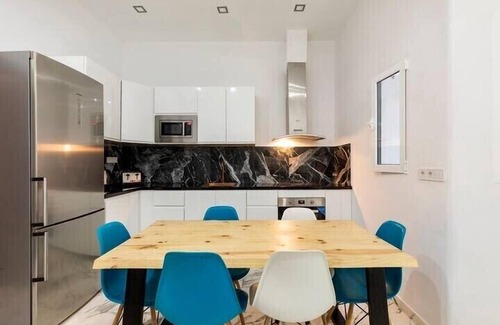 Badalona Apartment | Apartamento en Planta Baja a 2 min del Metro