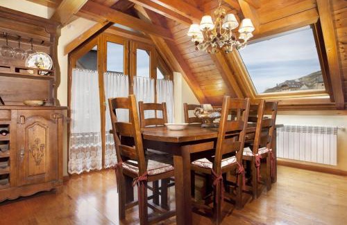 Salardu Apartment | Apartamento Eth Pui by Totiaran