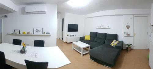 Carihuela Apartment | Apartamento La Carihuela