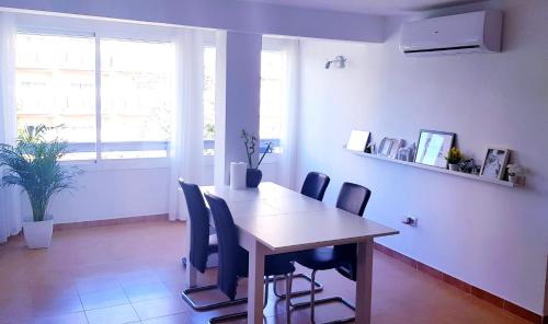 Carihuela Apartment | Apartamento La Carihuela