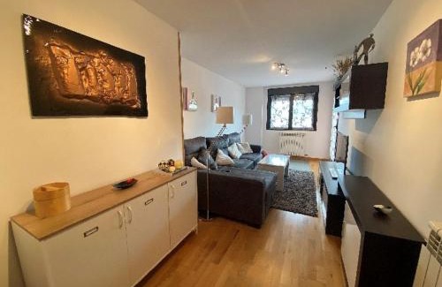 Jaca Apartment | Apartamento Llano de la Victoria