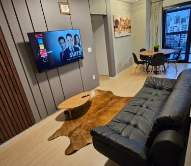 Centro Apartment | Apartamento Suíte e 1Q Premium Centro com Piscina, Academia e Garagem