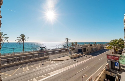 Vilassar de Mar Apartment | Apartamento Vistamar a 25km BCN with Sea View, Terrace, Balcony, A/C & Wi-Fi