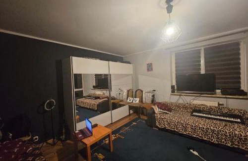 Wlochy Apartment | Apartamenty at Naukowa