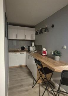 Cieplice Apartment | Apartamenty Dąbrówka Beauty - w lesie, sauna
