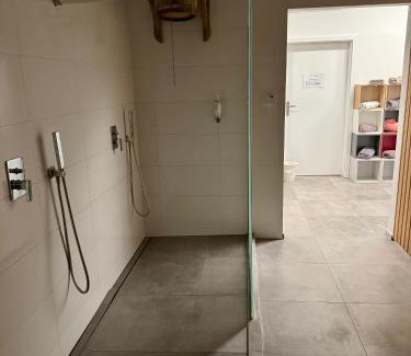 Bialka Tatrzanska Apartment | Apartamenty Grapa - Białka Tatrzańska - Nowoczesny Apartament Górski z Basenem i Sauną - Blisko Term Bania i wyciągów narciarskich