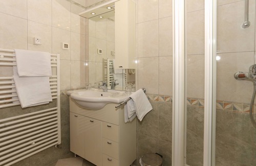 Seget Vranjica Hotel | Aparthotel Astoria