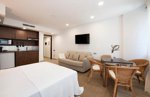 Castelldefels Apartment | Aparthotel Centric