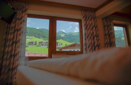 Vorderlanersbach Apartment | Aparthotel Dorfplatzl Garni