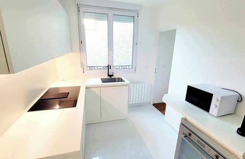 Reims City Centre Apartment | Aparthotel SPA: jacuzzi, sauna, terrace, balcony, hyper center, Place Drouet D'Erlon