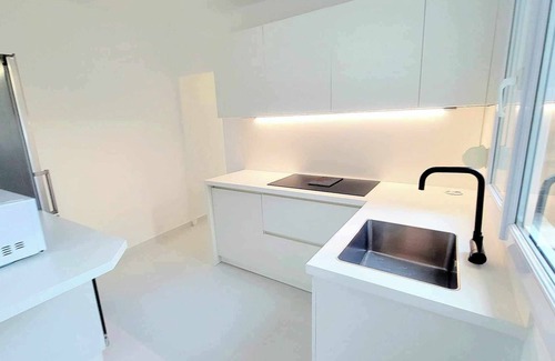 Reims City Centre Apartment | Aparthotel SPA: jacuzzi, sauna, terrace, balcony, hyper center, Place Drouet D'Erlon