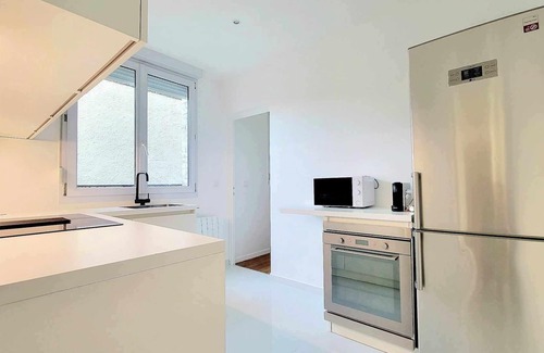 Reims City Centre Apartment | Aparthotel SPA: jacuzzi, sauna, terrace, balcony, hyper center, Place Drouet D'Erlon