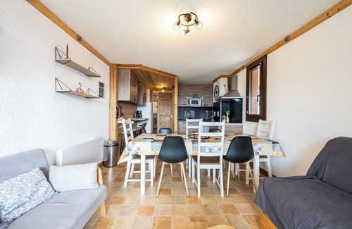 Saint-Francois-Longchamp Apartment | Apartment "Au Pied Des Pistes" with Mountain View and Balcony