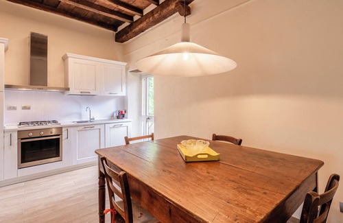 Verrucole Apartment | Apartment "Casa Fontana" with Private Garden & Wi-Fi