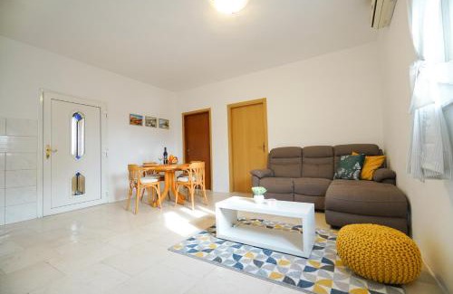 Razanac Apartment | Apartman Sara