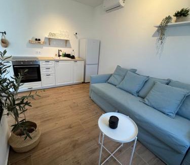Kukljica Apartment | Apartmant SEASIDE - great location, 2 min from beach, sunny terrace