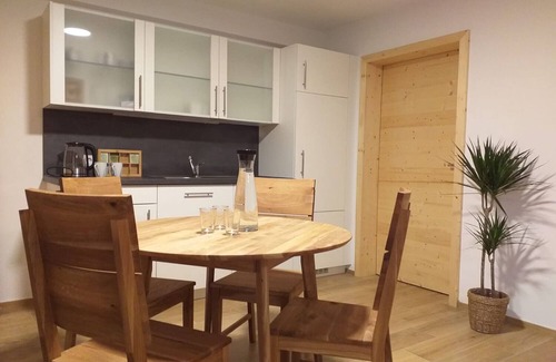 Bad Peterstal-Griesbach Apartment | Apartment 'Dollenberg' with Mountain View, Balcony and Wi-Fi