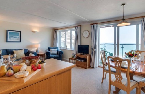 Putsborough Apartment | Apartment Flat 24 Clifton Court in Barnstaple and Braunton - 4 persons, 2 bedrooms