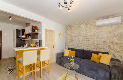 Zastrazisce Apartment | Apartments Apollo (59291-A3) - Zastrazisce - island Hvar