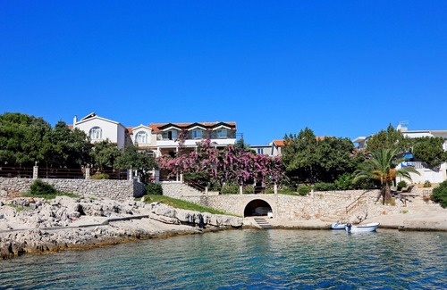 Pokrivenik Apartment | Apartment and Rooms Nikola (38301-A13) - Zastrazisce - island Hvar