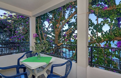Pokrivenik Apartment | Apartment and Rooms Nikola (38301-A13) - Zastrazisce - island Hvar