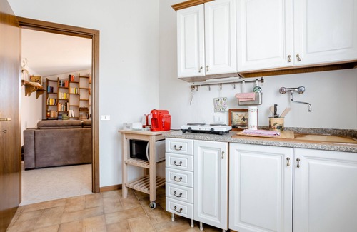 Mezzane di Sotto Apartment | Apartment 'Suite Al Pian' with Private Pool, Private Garden and Wi-Fi