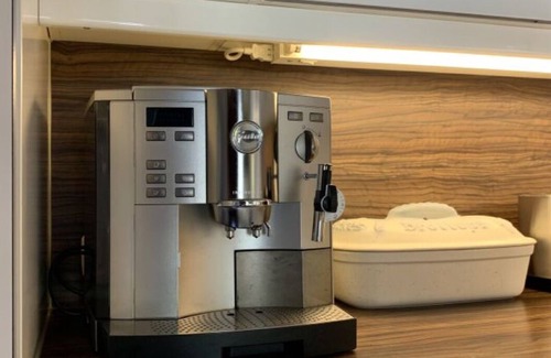 Garmisch-Partenkirchen Apartment | Apartment 'Ferienwohnung Max 2' with Mountain View, Balcony and Wi-Fi