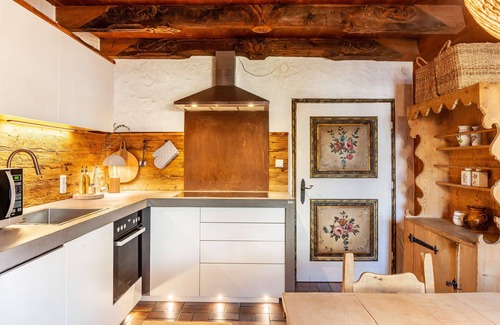 Garmisch-Partenkirchen Apartment | Apartment 'Siebzehn35' with Mountain View, Balcony and Wi-Fi