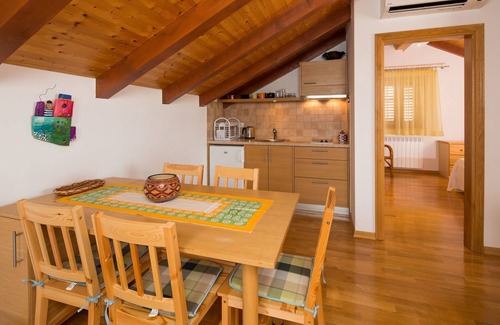 Gornje Selo Apartment | Apartment Zlendic (47172-A1) - Stomorska - island Solta