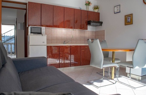 Stomorska Apartment | Apartments Daira (102041-A2) - Stomorska - island Solta