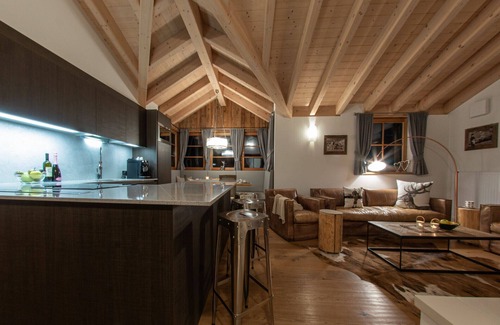 Mareo Apartment | Apartment 'Mountainlodge Luxalpine San Vigilio' with Mountain View, Shared Garden and Wi-Fi