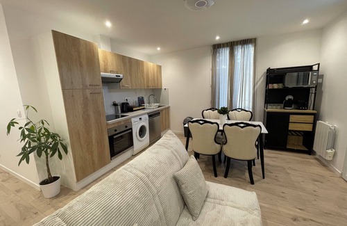 Noisy-le-Sec Apartment | Apartment 1- 6 persons, terrace and starry sky!