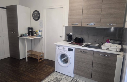 Le Dorat Apartment | Apartment 1 a lovely 1 bed flat with garden and parking.