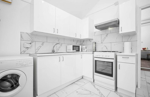 Acocks Green Apartment | Apartment 1 Bedroom,Sleeps6,Parking