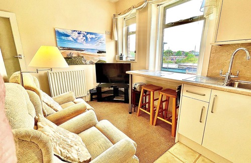 Cullercoats Apartment | Apartment 1 of 6 on coast cosy for 2