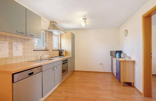 Heroldstatt Apartment | Apartment '1' with Balcony and Wi-Fi