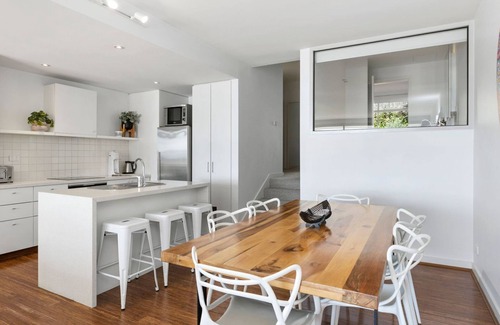 Lorne Apartment | Apartment 18 Kalimna