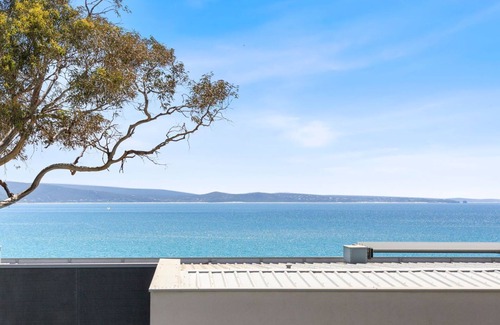Lorne Apartment | Apartment 18 Kalimna