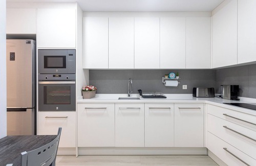 Coveta Fuma Apartment | Apartment '1a Linea San Juan Alicante' with Sea View, Wi-Fi and Air Conditioning