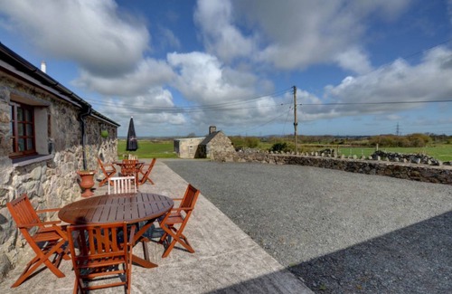 Brynrefail House | Apartment ∙ 2 bedrooms ∙ 4 guests