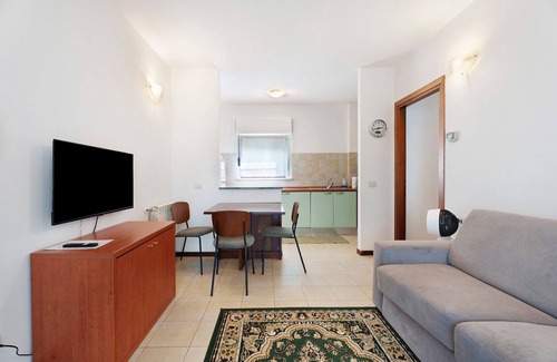 Lonate Pozzolo Apartment | Apartment '2' with Shared Garden, Balcony and Wi-Fi
