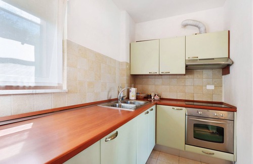 Lonate Pozzolo Apartment | Apartment '2' with Shared Garden, Balcony and Wi-Fi