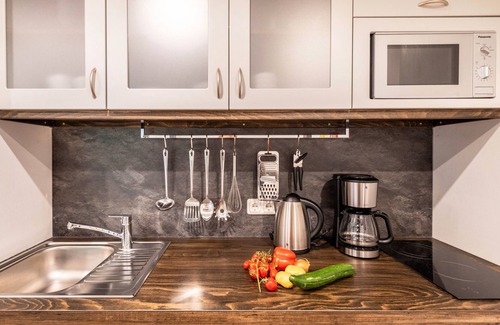 Buetzow Apartment | Apartment '2-Zimmer - Vierburg Bützow' with Shared Terrace, Shared Garden and Wi-Fi