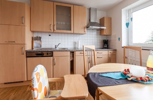 Hagnau Apartment | Apartment '208' with Shared Garden, Wi-Fi and Air Conditioning