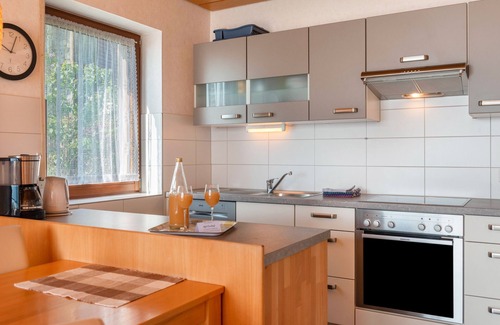 Bodman-Ludwigshafen Apartment | Apartment '3, 70qm' with Shared Garden, Balcony and Wi-Fi