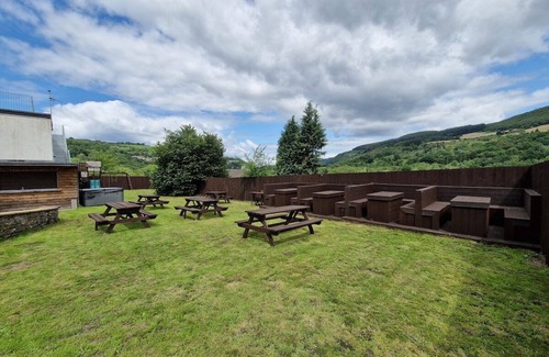 Mountain Ash Apartment | Apartment 4 Tynte Hotel.