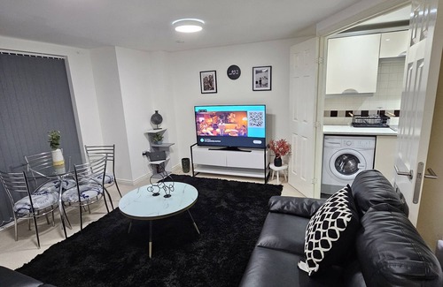 Salford Apartment | Apartment, 5 minutes walk to Manchester City center